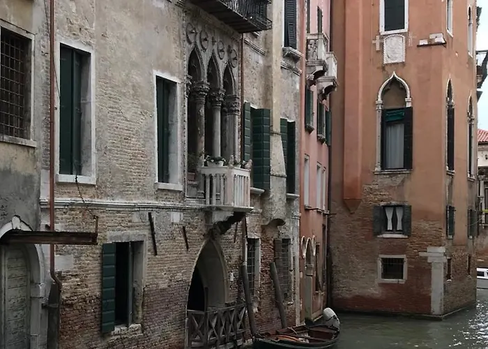 فندق مبيت وإفطار كا أمادي 4*