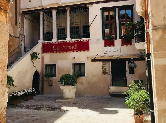 فندق مبيت وإفطار كا أمادي 4*