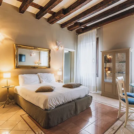 Ca' Amadi Bed & Breakfast 4*