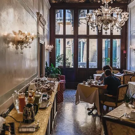 Ca' Amadi Bed & Breakfast Venice