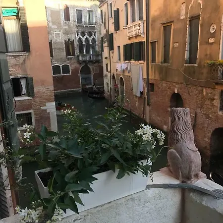 Ca' Amadi Bed & Breakfast Venice