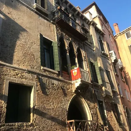 카 아마디 B&B 4*